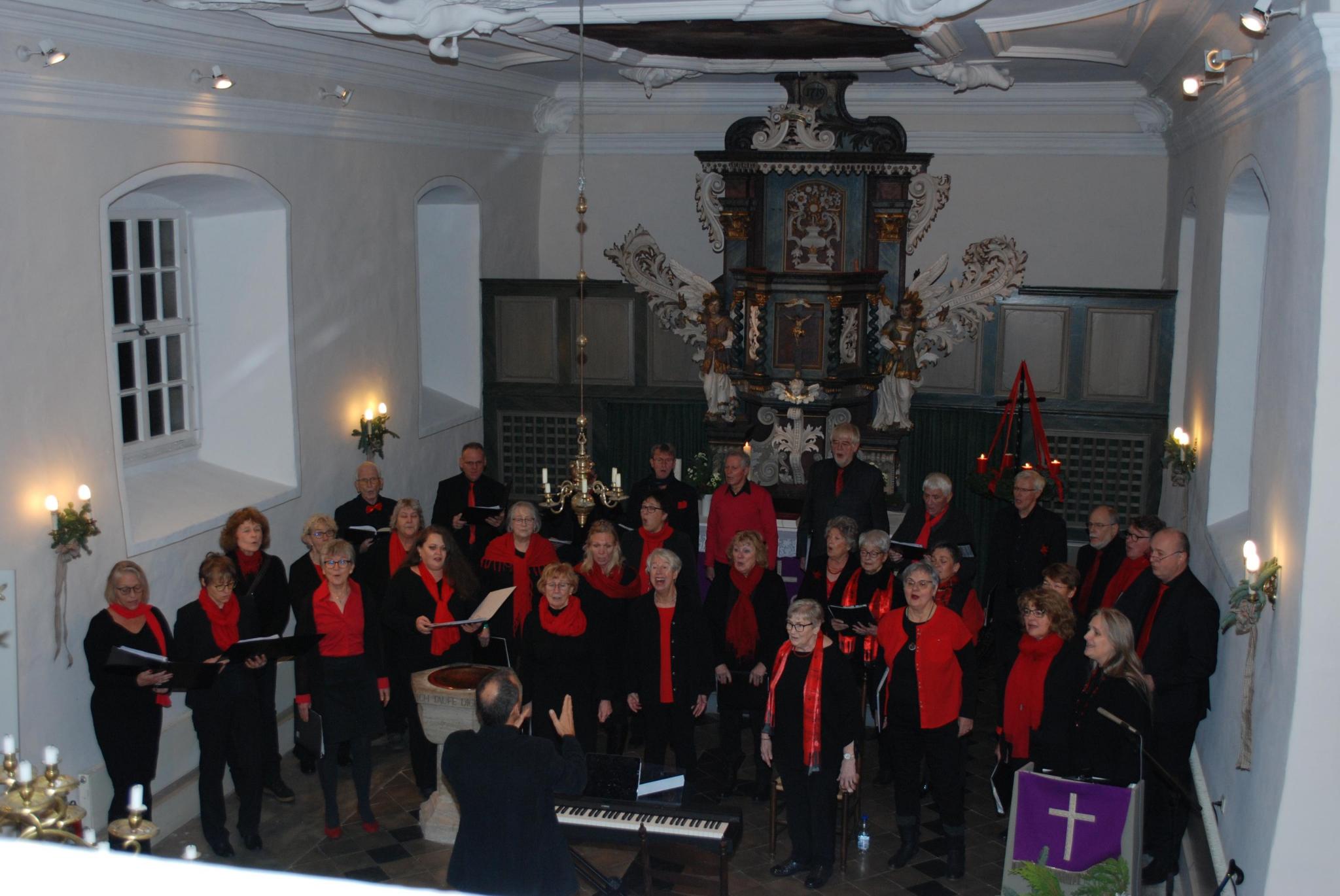 Foto des Gemischten Chores bei der Musikalischen Adventsandacht 2024